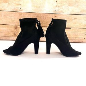 Vince Camuto Calissa Peep Toe tassel Bootie